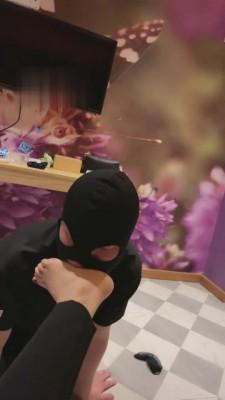 【御严】20岁嫩狗舔鞋底 bf4185