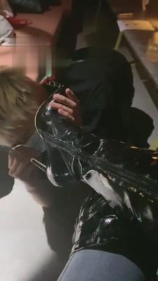 【小拽主人】酒吧3S精神小妹吊绑虐狗【续集】 bf4175