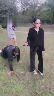 【千条姐】双S户外遛弯羞辱 bf4203