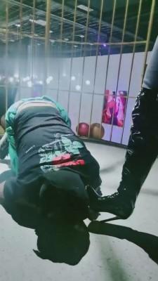 【小拽主人】酒吧3S精神小妹吊绑虐狗 bf4173