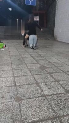 【第一男神】户外极品美女马路调 bf4103