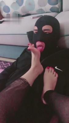 【丝琦】裸足塞狗嘴 bf4121