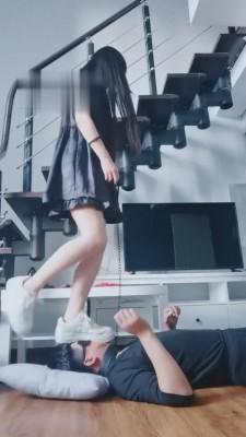 【猫神大人】运动小白鞋全体重踩踏 bf4126