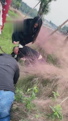 【晨晨】路边群调两贱狗 bf3992