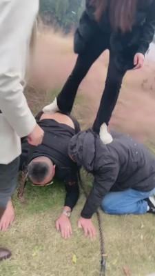 【晨晨】路边群调两贱狗 bf3992