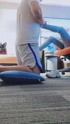 【南京樱樱学生主】学生狗沙发跳踩全体重踩头部 bf4054