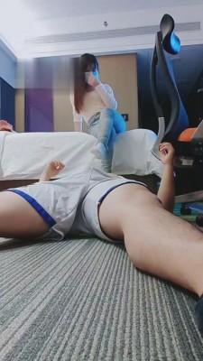 【南京樱樱学生主】学生狗沙发跳踩全体重踩头部 bf4054