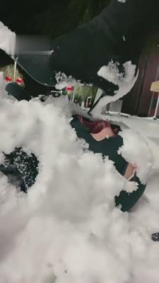 【逗逗】大雪埋上贱狗-超强深喉 bf3948