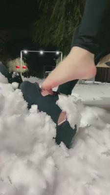 【逗逗】大雪埋上贱狗-超强深喉 bf3948