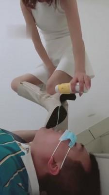 【虞姬】车展小跟班跪舔脏鞋底 bf4058