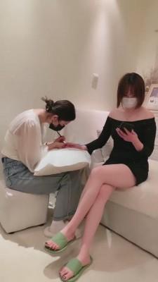 【茹雪】美甲店当着素人技师的面玩狗 bf3962