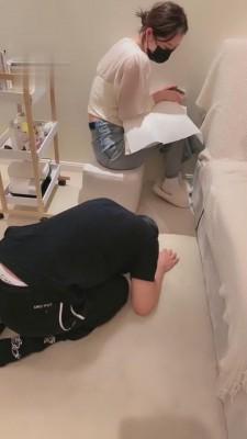 【茹雪】美甲店当着素人技师的面玩狗 bf3962