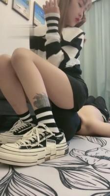 【路子鸭】晚修路上拦截学弟带回家玩弄 bf3880