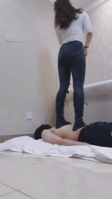 【三三】踩踏专场-踩脸-高跟靴子白袜 bf3860