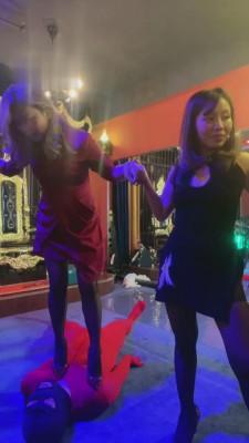 【晨晨cc】推荐-3S调教室群调情侣奴【完整版】 bf3857