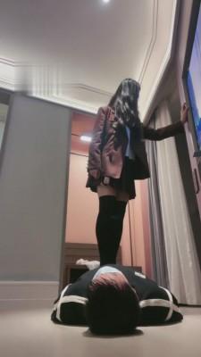 【强抚】皮鞋过膝袜踢裆开发场 bf3871