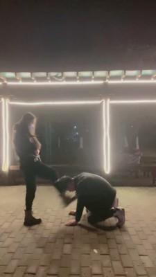 【逗逗】户外惩罚错误的贱狗（踢踹） bf3735