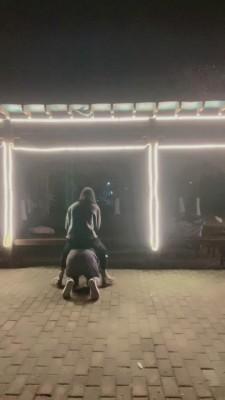 【逗逗】户外惩罚错误的贱狗（踢踹） bf3735