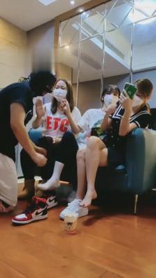 【暴力美学】双S带素人调脚奴 bf3743