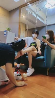 【暴力美学】双S带素人调脚奴 bf3743