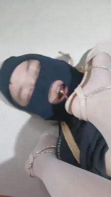 【莉娜】重度踢裆sp耳光圣水窒息 bf3748