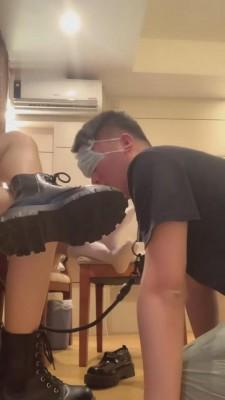 【甜甜】带素人调教狗废物-嘴塞臭袜 bf3691