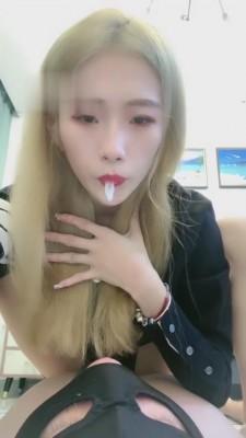 【希希子】3S混合圣水-骑马踢裆轮流做主人的痰盂 bf3513