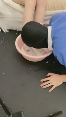 【香菜】狗狗养成计划之喝洗脚水 bf3460