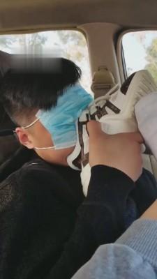 【冰爷】车内原味袜塞嘴羞辱 bf3479