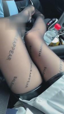 【绘子sama】皮裤高跟碾脸调戏闻舔黑丝 bf3393