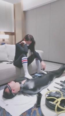 【济南may老师】木乃伊踩踏坐脸系列 bf3392