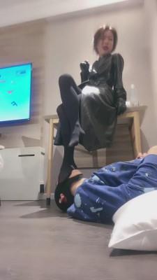 【歌迪丝】公狗吃厚丝袜-皮手套赏赐巴掌 bf3424