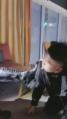 【萝莉糖糖】酒吧强迫口水圣水 bf9217