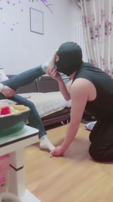 【涵涵】一个月的臭棉袜羞辱贱狗 bf9259