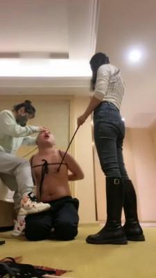 【欣桐】携闺蜜踢裆踩踏 bf7845