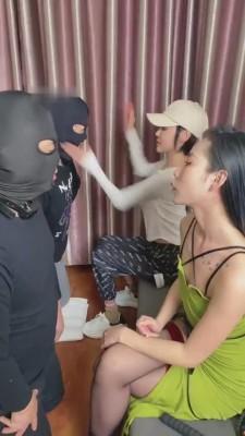 【二宝】超颜素人鞭打长时间骑马踩头深喉 bf9270