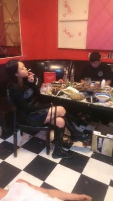 【逗逗】KTV呕吐物踩踏鞭抽 bf9271