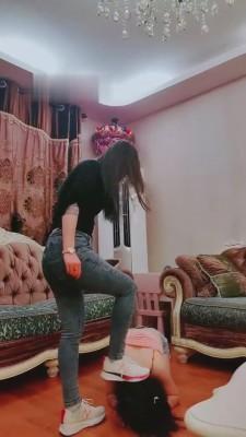 【梦幻大大】运动女生脏鞋棉袜羞辱母狗 bf7982