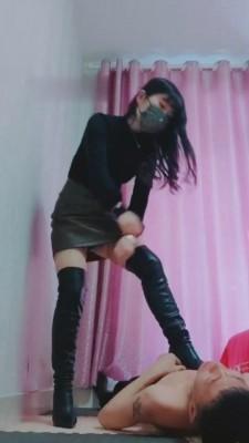 【魅影女神】原味丝袜长皮靴粗口羞辱捆绑起来虐贱货 bf7586