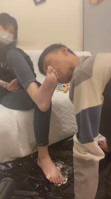 【灵猫S】恋足/脚喂食/喝洗脚水 bf7373