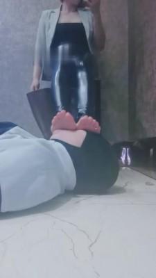 【沈阳予】KTV皮裤皮靴贱贱畜 bf7298