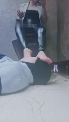 【沈阳予】KTV皮裤皮靴贱贱畜 bf7298