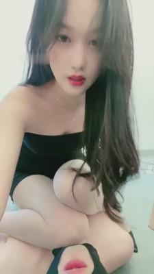 【汐月】肉丝口水虐乳坐脸踩踏 bf7302