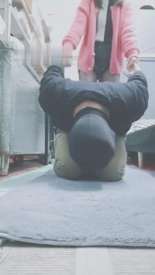 【灵竹】折磨贱狗踩肚子/踹后背/舔鞋 bf7314