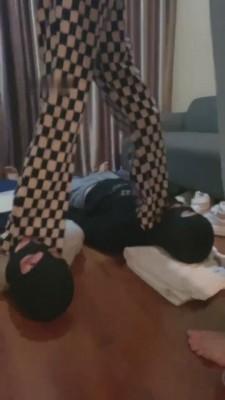 【二宝】超颜素人-重长靴抠挠血痕踩脖子跳舞口水【完整版】 bf9160