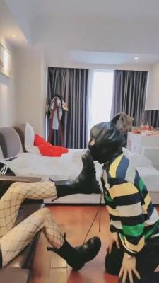 【暴力美学】皮手套重度耳光/鞭腿踢裆/碾压狗脸 bf7527