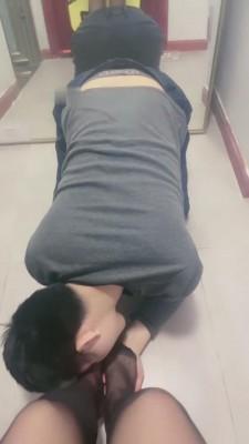 【黑兔sama】御姐原味黑丝踩踏羞辱 bf9132