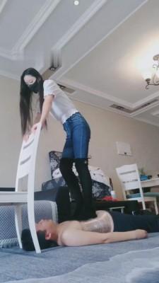 【猫神大人】犯错被惩罚全体重暴力踩踏 bf9107