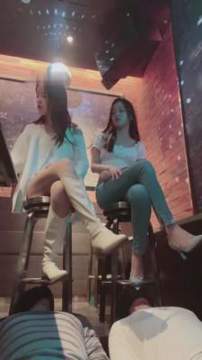 【诗诗】KTV羞辱双狗-圣水/牛仔裤转胯 bf7467