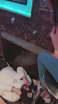 【诗诗】KTV羞辱双狗-圣水/牛仔裤转胯 bf7467